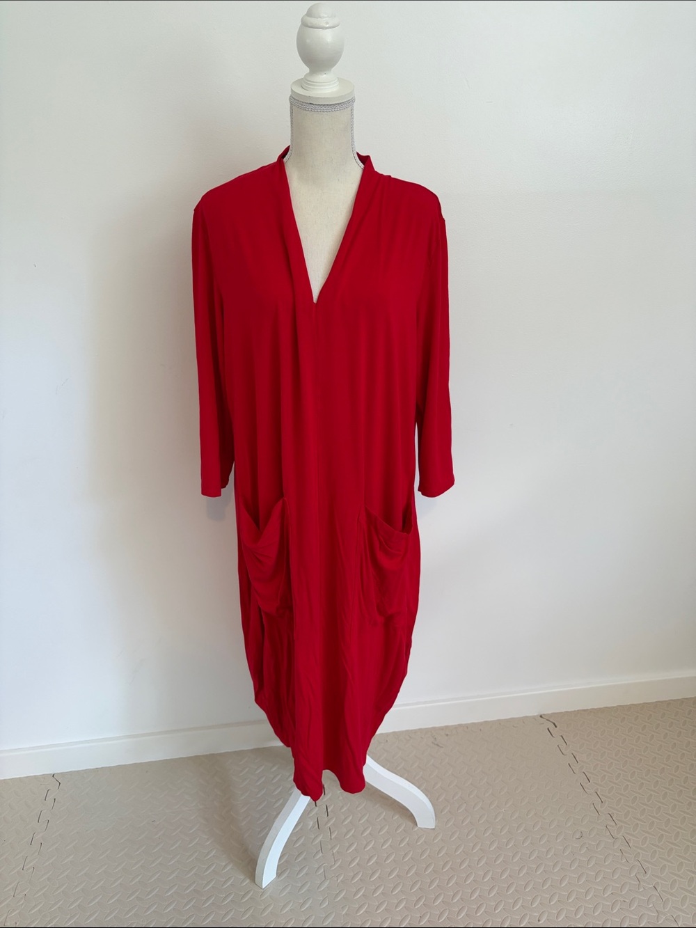 Alembika 5 Red V-Neck Pocket Midi Dress